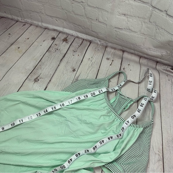 lululemon no limits tank fresh teal mini hyper stripe sz 6 yoga - Picture 7 of 7